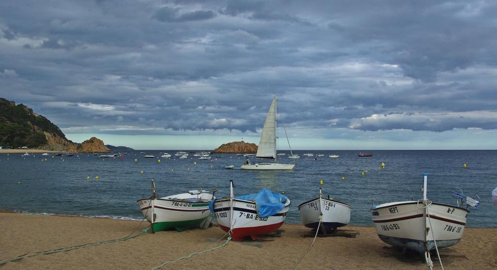 Lets Holidays Tossa De Mar Beach Apartment Bagian luar foto