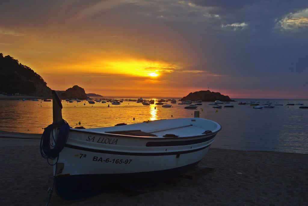 Lets Holidays Tossa De Mar Beach Apartment Bagian luar foto